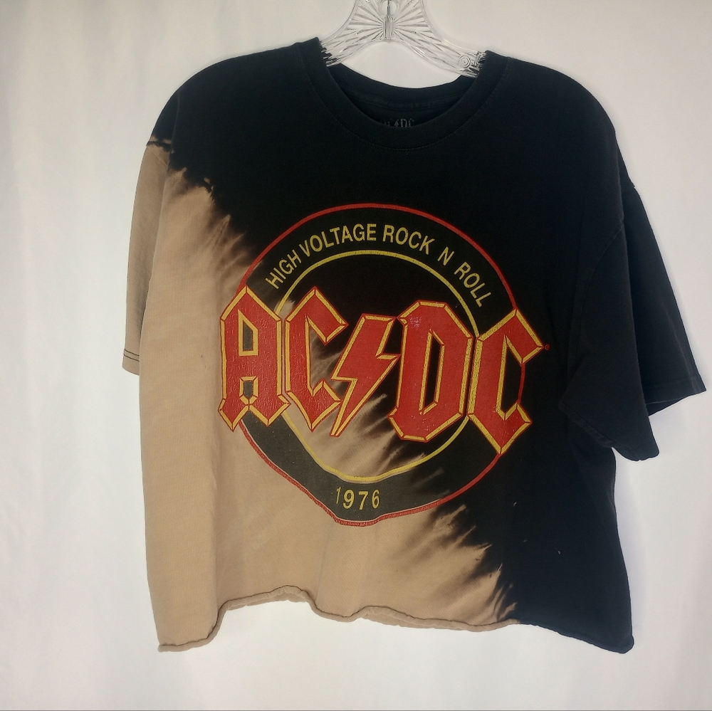 *Woman's High Voltage Rock And Roll ACDC Women's Cropped Shirt Size XL
